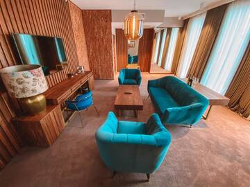 Фото номера Люкс с кроватью размера «king-size» и балконом Курортные отели Mtserlebi Resort г. K&#39;vishkhet&#39;i 2