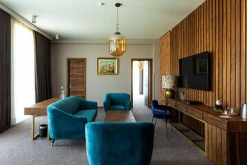 Фото номера Люкс с кроватью размера «king-size» и балконом Курортные отели Mtserlebi Resort г. K&#39;vishkhet&#39;i 9